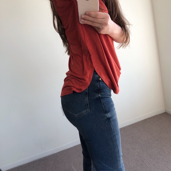 🗯SALE•LAST M —Basic to be chic tee - Picture 3 of 3